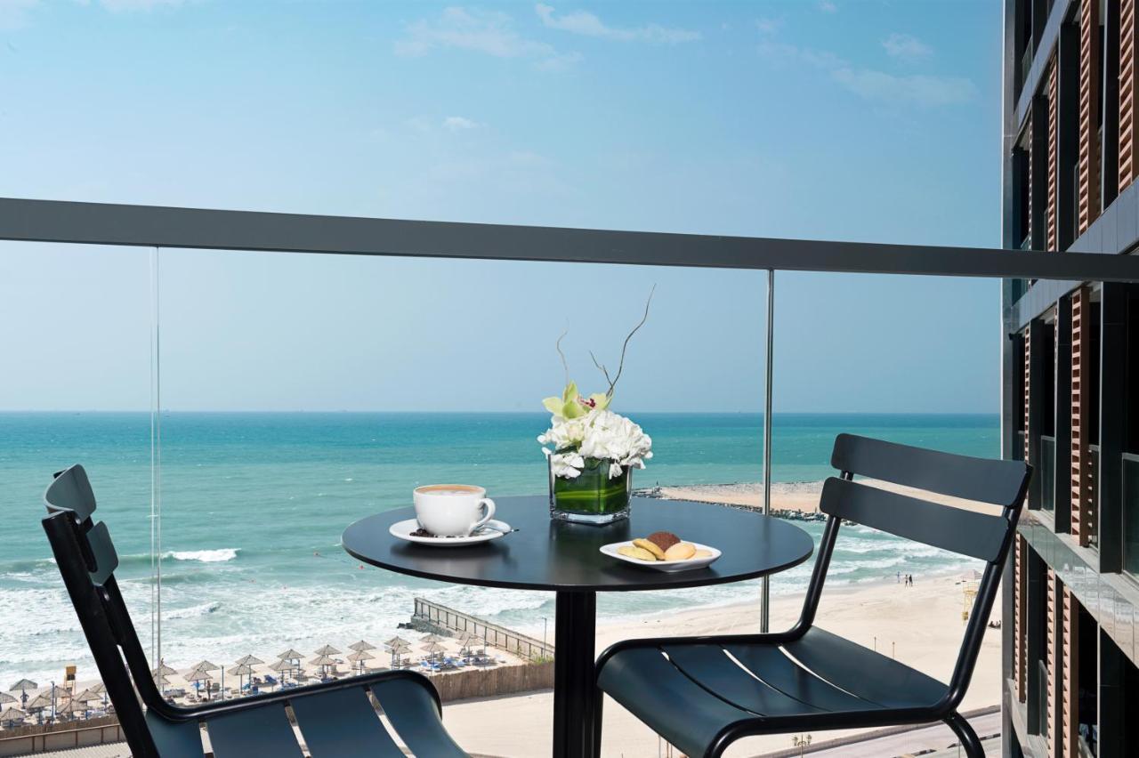 Wyndham Garden Ajman Corniche Otel Dış mekan fotoğraf