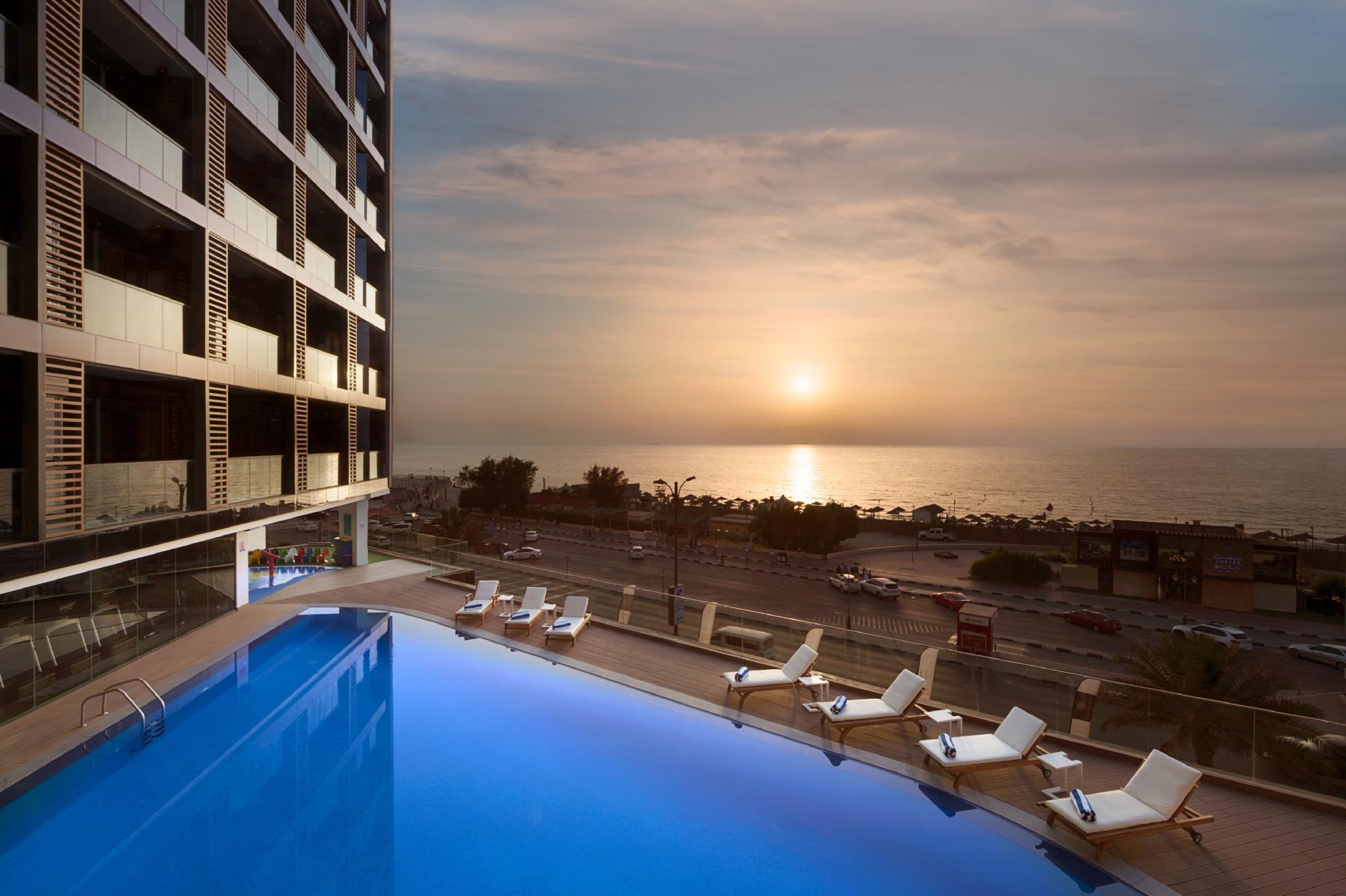 Wyndham Garden Ajman Corniche Otel Dış mekan fotoğraf