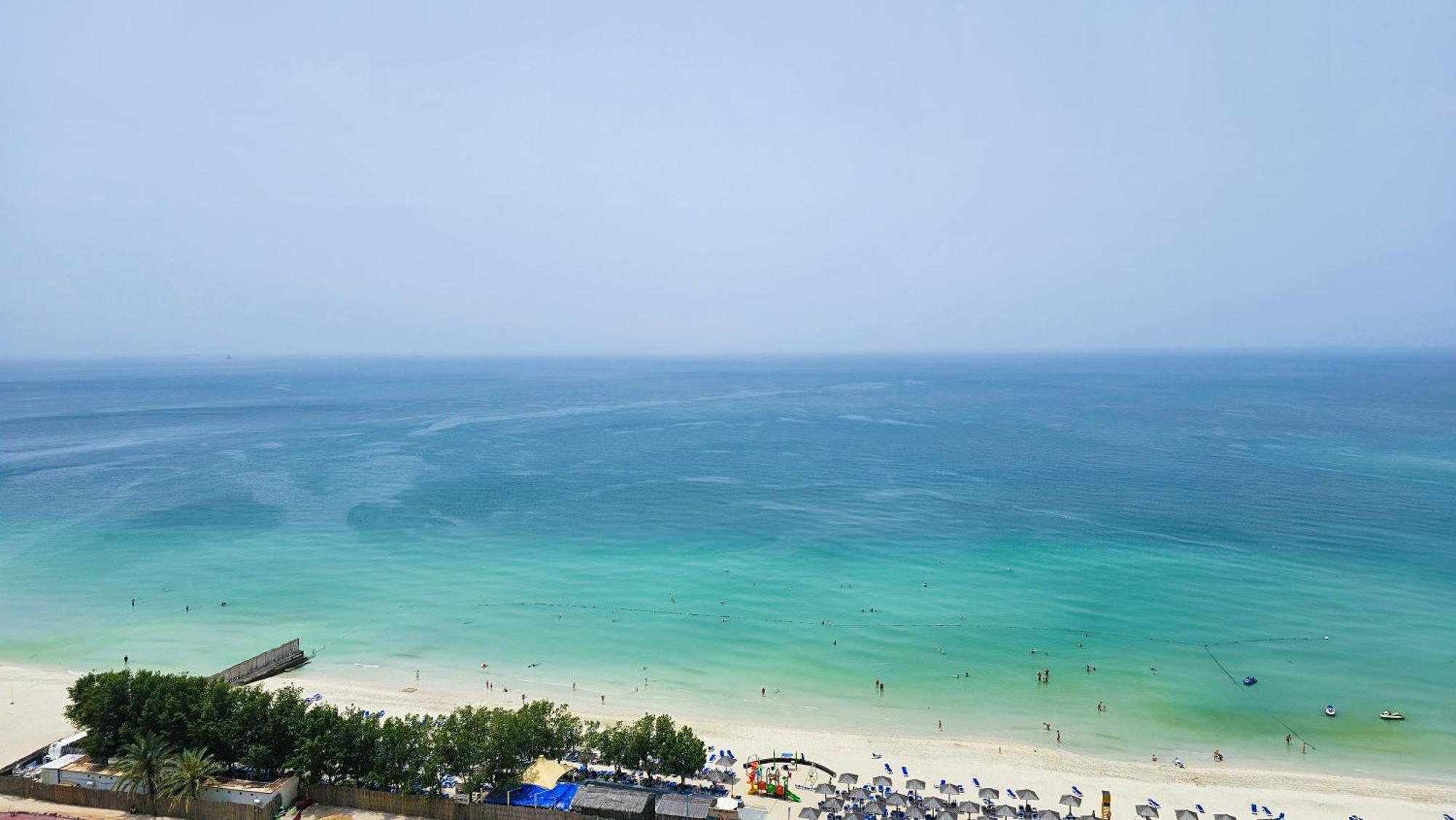 Wyndham Garden Ajman Corniche Otel Dış mekan fotoğraf