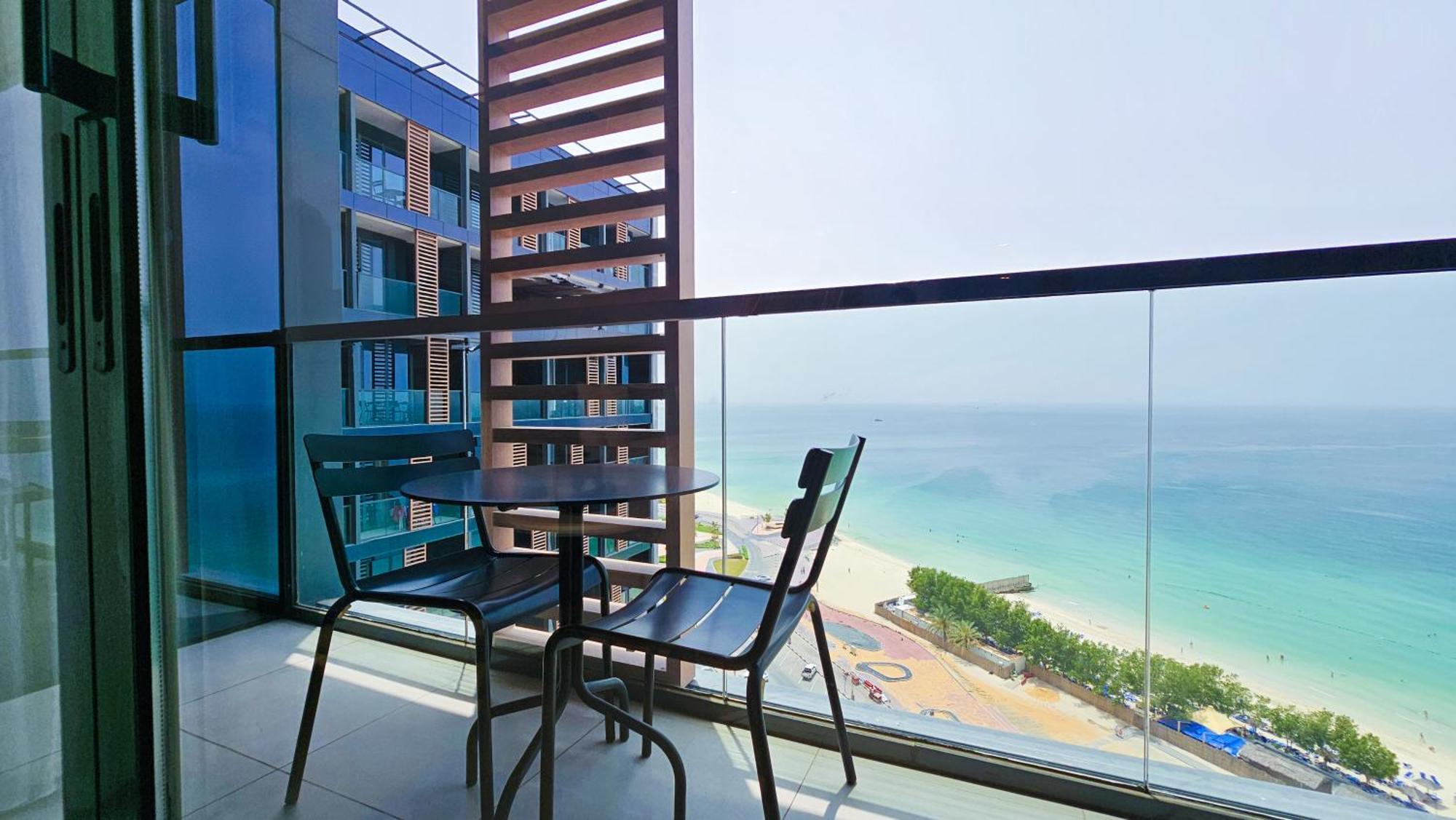 Wyndham Garden Ajman Corniche Otel Dış mekan fotoğraf