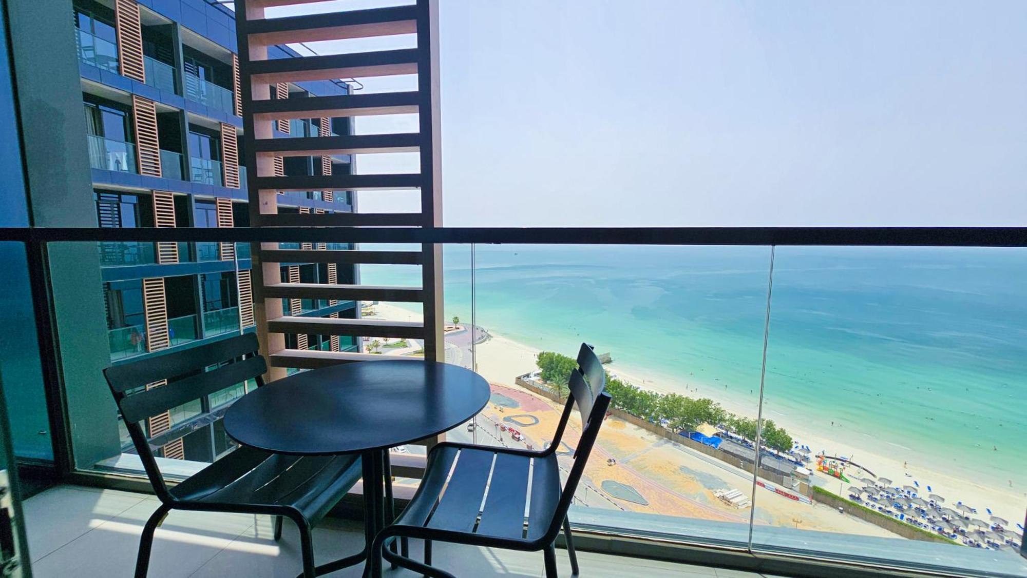 Wyndham Garden Ajman Corniche Otel Dış mekan fotoğraf